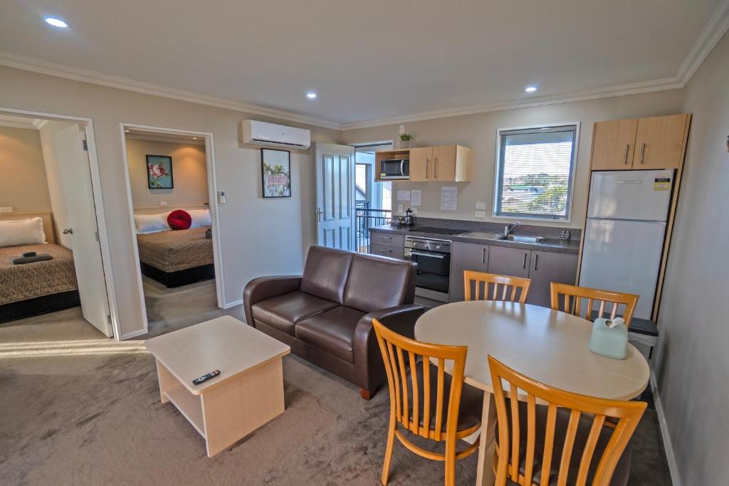 Two Bedroom Suite Gallery 1